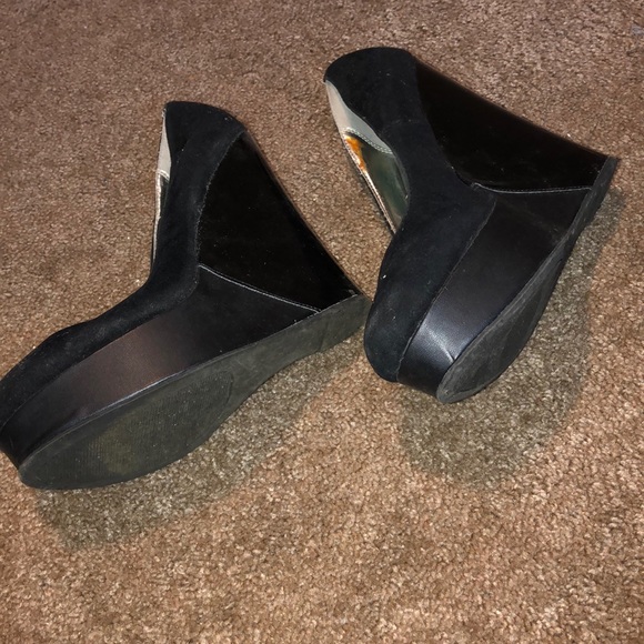 Shoes - Picture 2 of 2